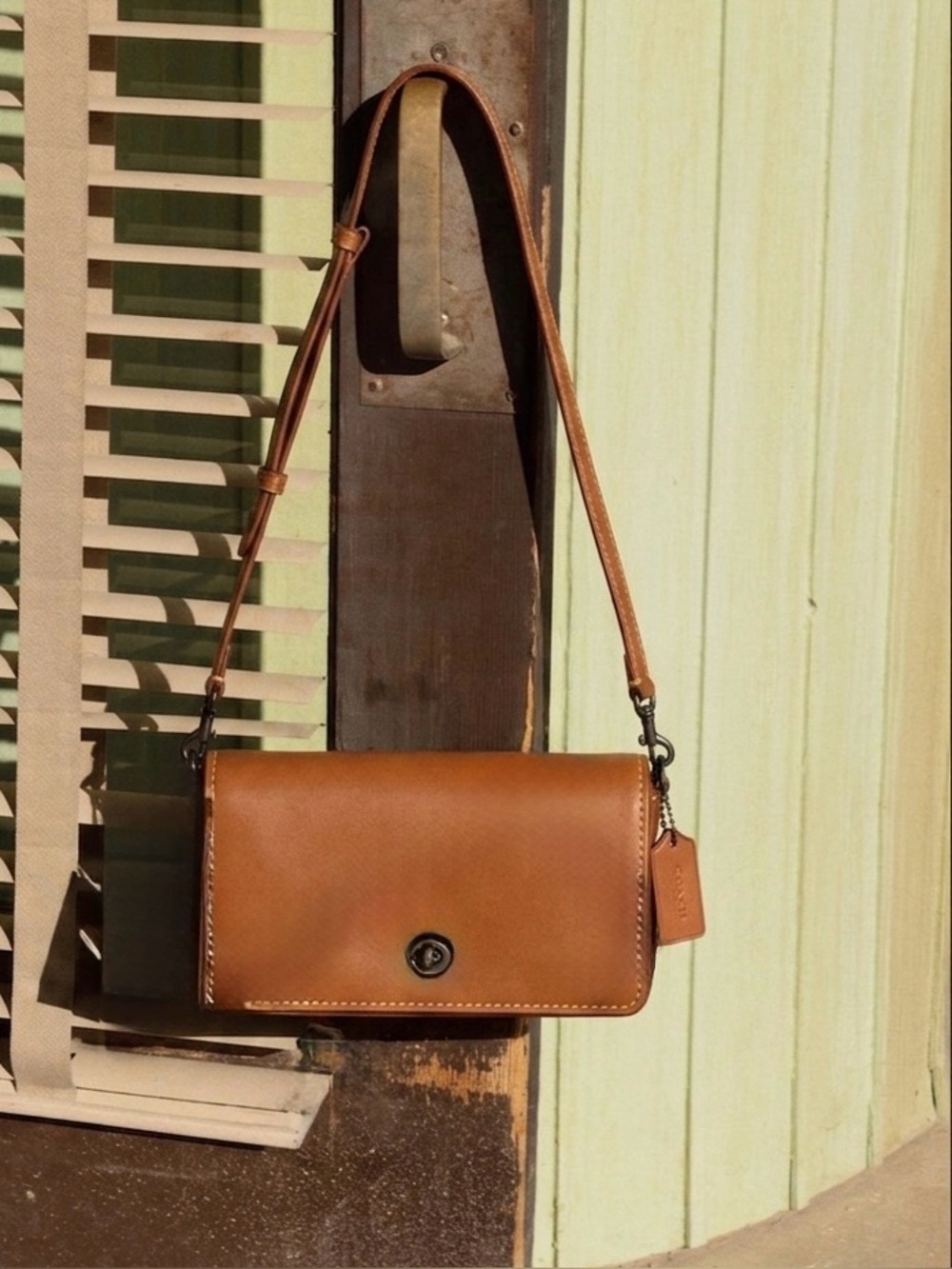 Coach 1941 Vintage Dinky Glovetanned Leather Crossbody Bag Saddle Brown Turnlock